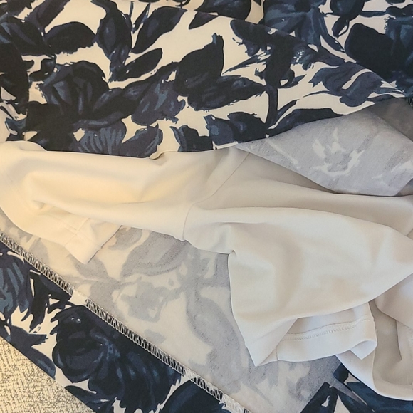 Golf/Tennis SKORT - Picture 3 of 7